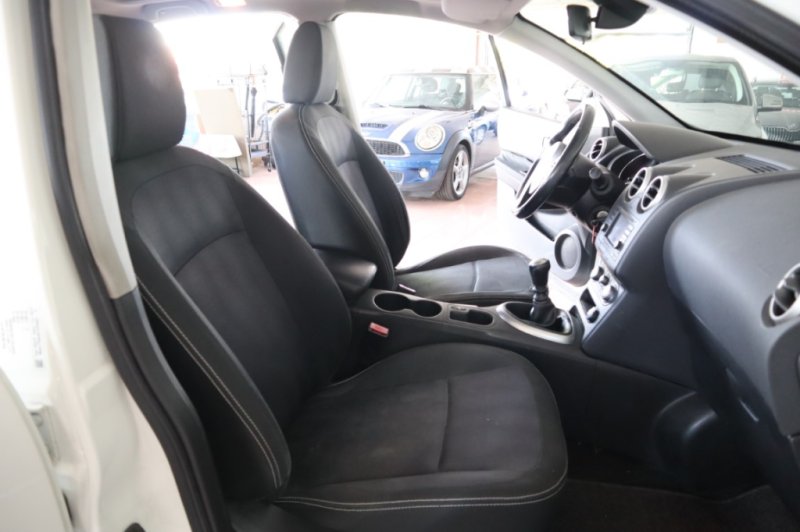 NISSAN QASHQAI TODO CAMINO 4X2 T/ DIESEL DE 106 CV Y 6V