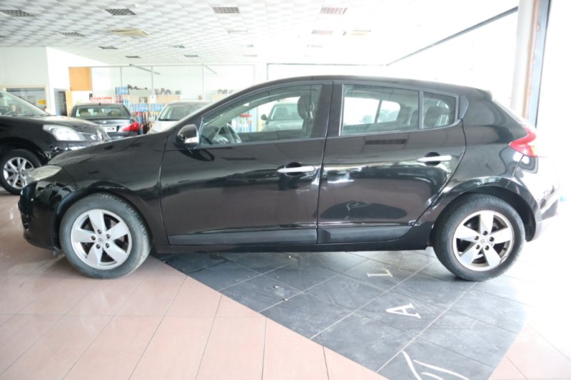 RENAULT MEGANE 1500 DCI TURBO DIESEL CON 6 VEL.