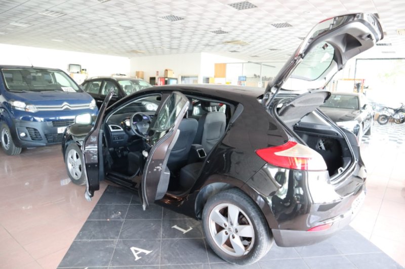 RENAULT MEGANE 1500 DCI TURBO DIESEL CON 6 VEL.