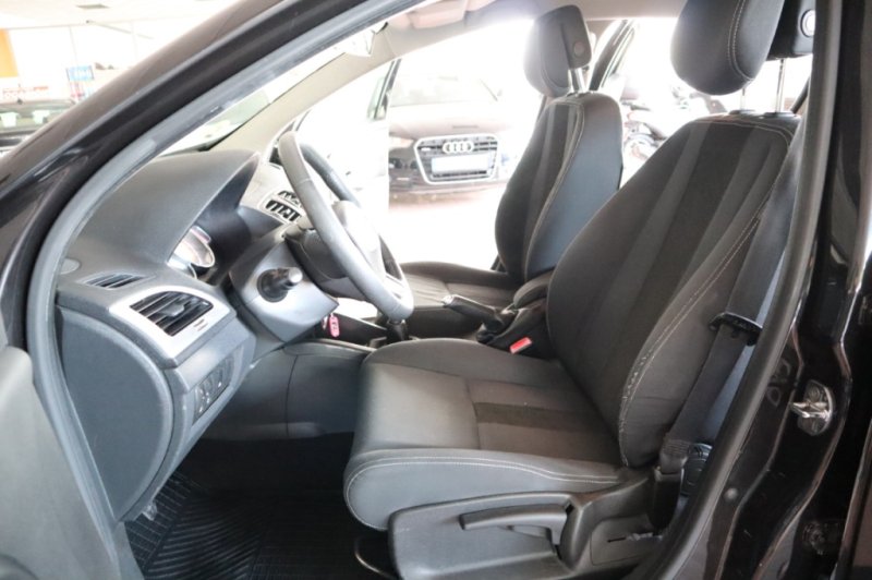RENAULT MEGANE 1500 DCI TURBO DIESEL CON 6 VEL.