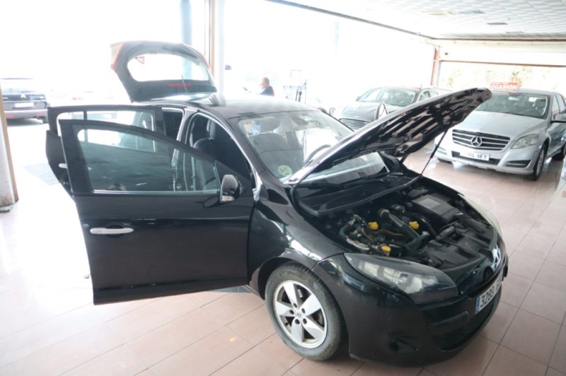 RENAULT MEGANE 1500 DCI TURBO DIESEL CON 6 VEL.