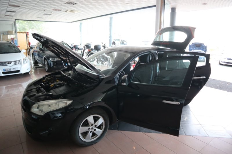 RENAULT MEGANE 1500 DCI TURBO DIESEL CON 6 VEL.