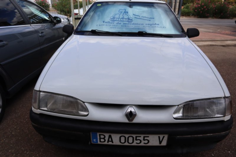 RENAULT R 19 1800 CC GASOLINA CON 5 PLAZAS