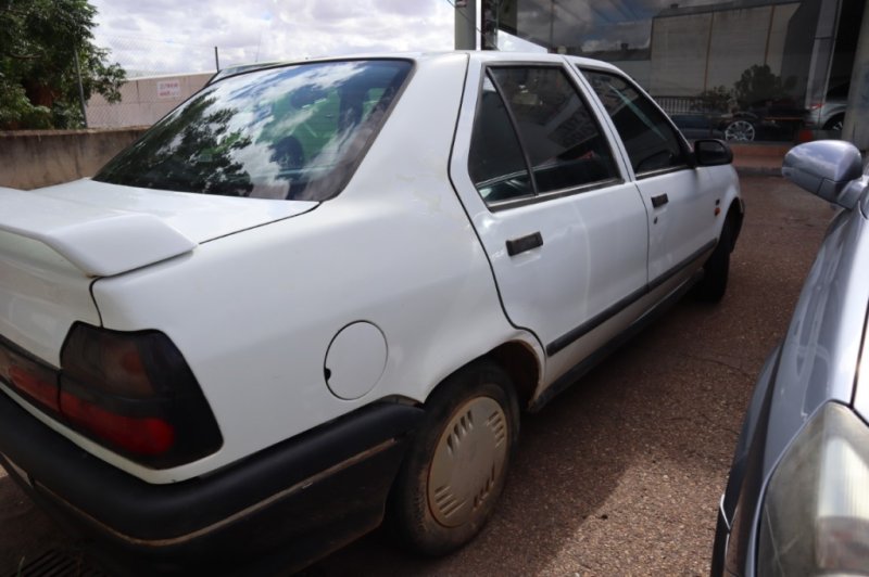 RENAULT R 19 1800 CC GASOLINA CON 5 PLAZAS