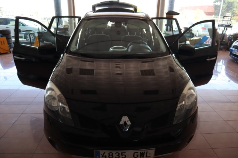 RENAULT KOLEOS 2000 TURBO DIESEL DE 150 CV Y 6 VEL. 4X2