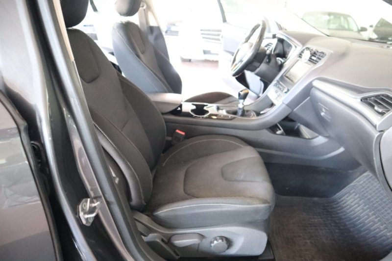 FORD MONDEO 2.0 TURBO DIESEL CON 150 CV Y 6 VELOC.