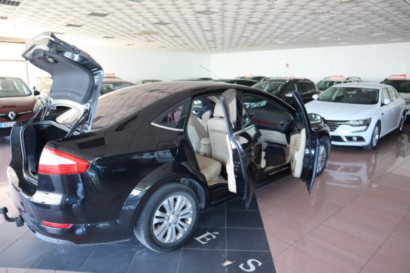 FORD MONDEO 2.0 TURBO DIESEL DE 131 CV AUTOMÁTICO