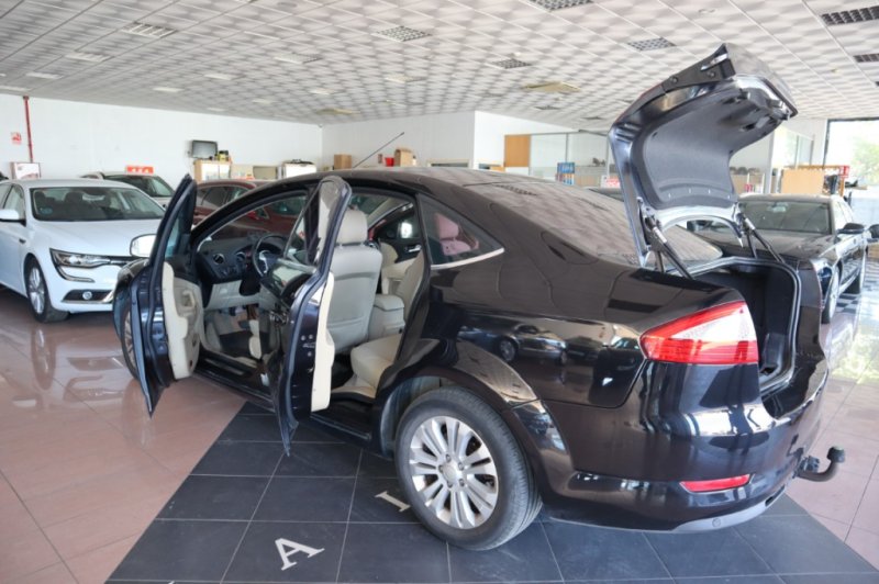 FORD MONDEO 2.0 TURBO DIESEL DE 131 CV AUTOMÁTICO