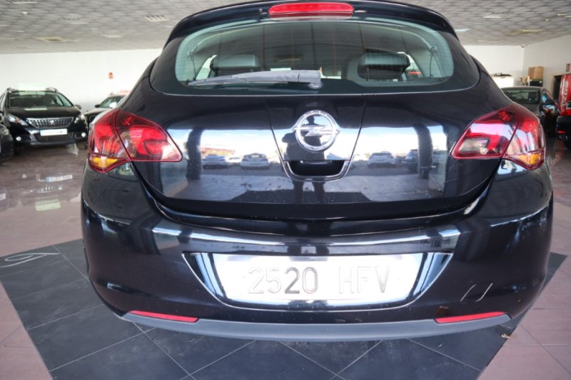 OPEL ASTRA 5 PUERTAS DE 1700 CC CDTI CON 110 CV