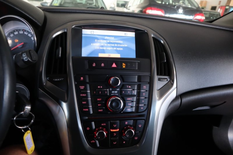 OPEL ASTRA 5 PUERTAS DE 1700 CC CDTI CON 110 CV