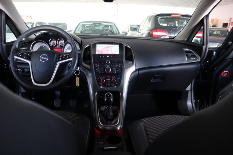 OPEL ASTRA 5 PUERTAS DE 1700 CC CDTI CON 110 CV