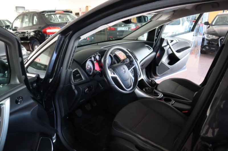 OPEL ASTRA 5 PUERTAS DE 1700 CC CDTI CON 110 CV