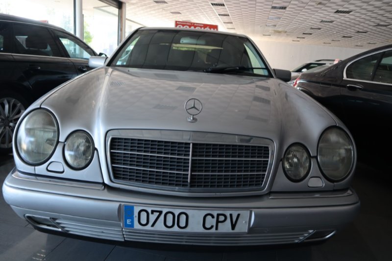 MERCEDES-BENZ E 300 TURBO DIESEL DE 177 CV AUT