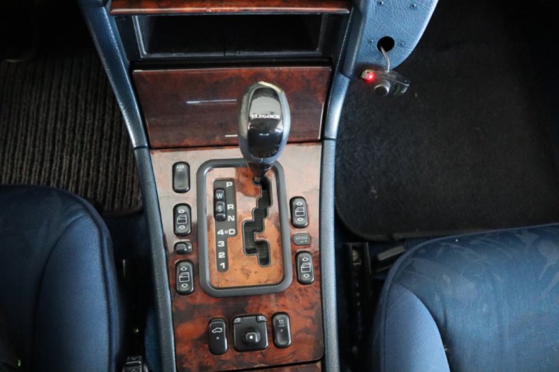 MERCEDES-BENZ E 300 TURBO DIESEL DE 177 CV AUT