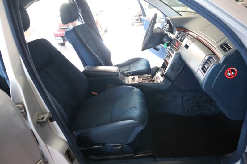 MERCEDES-BENZ E 300 TURBO DIESEL DE 177 CV AUT