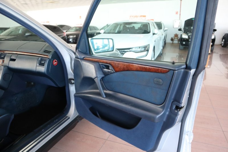 MERCEDES-BENZ E 300 TURBO DIESEL DE 177 CV AUT